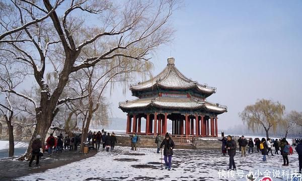 北京迎2019入冬初雪 颐和园雪景美如画