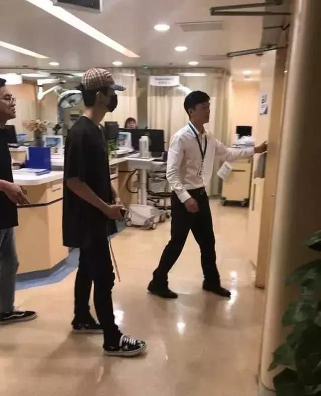 范冰冰插手范丞丞换助理一事，事后粉丝还原真相