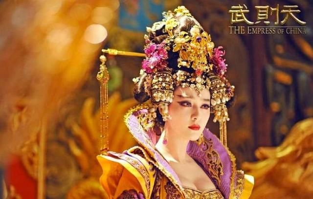 黄毅清微博发了3个数字意味深长，网友：范某偷漏税实锤了？