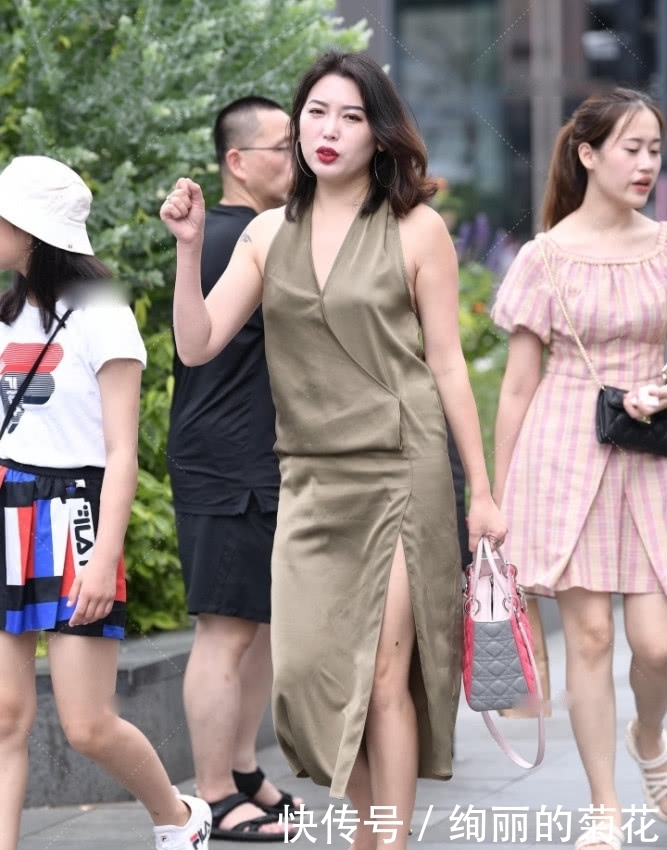  正面|背影好看的辣妈，不看正面也能迷倒路人吧？