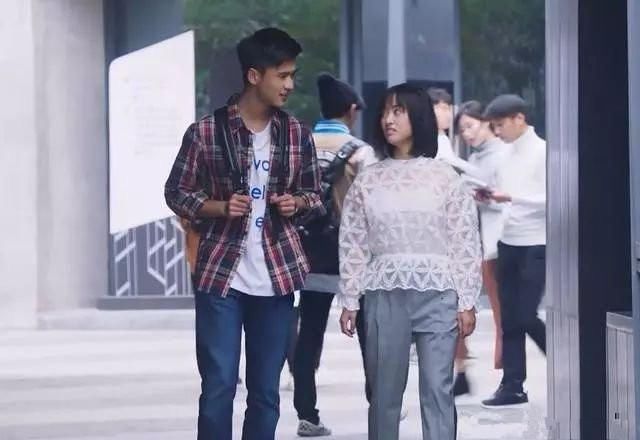 沈月《流星花园》造型被吐槽，穿搭土气又显矮，剧外却判若两人