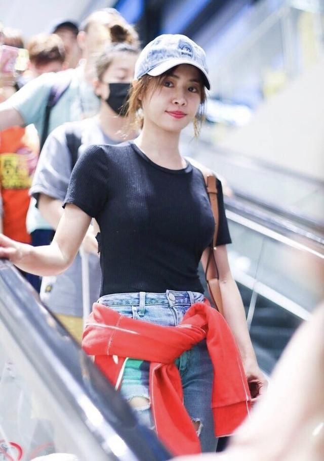 蔡依林花式露背，刘诗诗吴奇隆秀恩爱，佟丽娅最厉害年轻了10岁