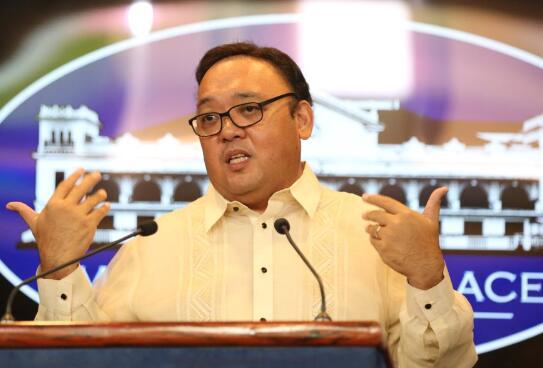 杜特尔特直播反驳＂昏迷＂谣言:我还活着!