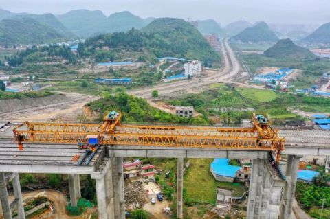  「四局施工人员在都安」视窗｜贵州都安高速复工忙