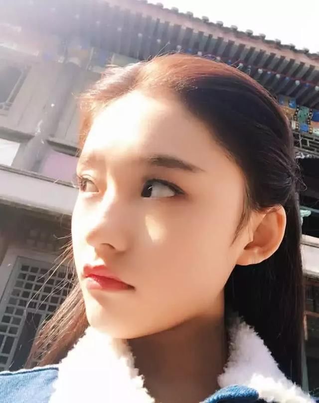 林允微博实名吐槽网红产品“真难用”,终于有个敢说实话的了!