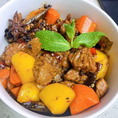  【胡萝卜】麻辣土豆胡萝卜牛腩