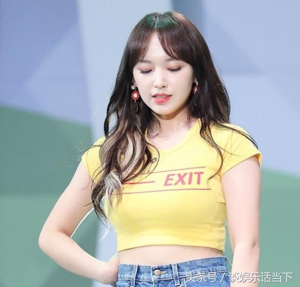 程潇和周洁琼身材大PK，程潇以大胸出名，但图6让后者略胜一筹