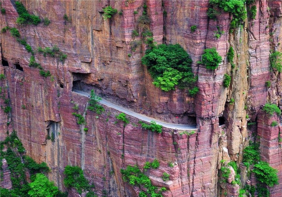 中国最怪的三个村子,一个升上天空,那个钻入地里,还有一个鬼村