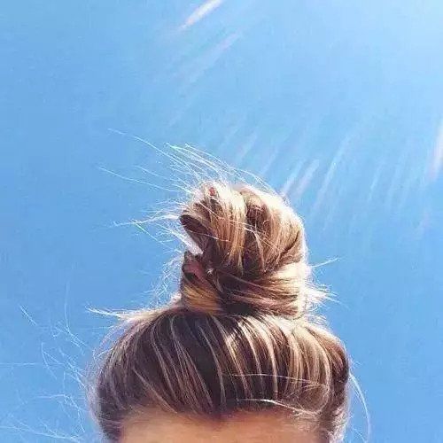 好看的发型梳起来，就是这两种，适合任何脸型!