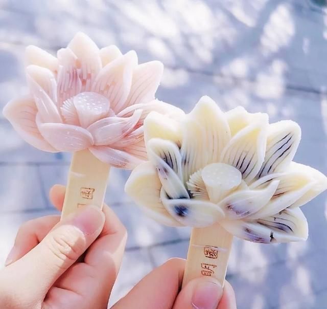 故宫新出的雪糕美上天！“带着雪糕去打卡”，你们真的太会玩了