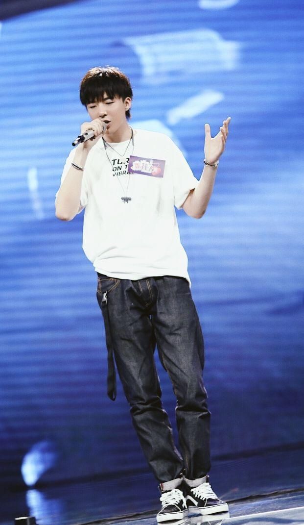 刘宇宁澄清炫富一事:豪车不是自己的,真想给造谣者一拳!