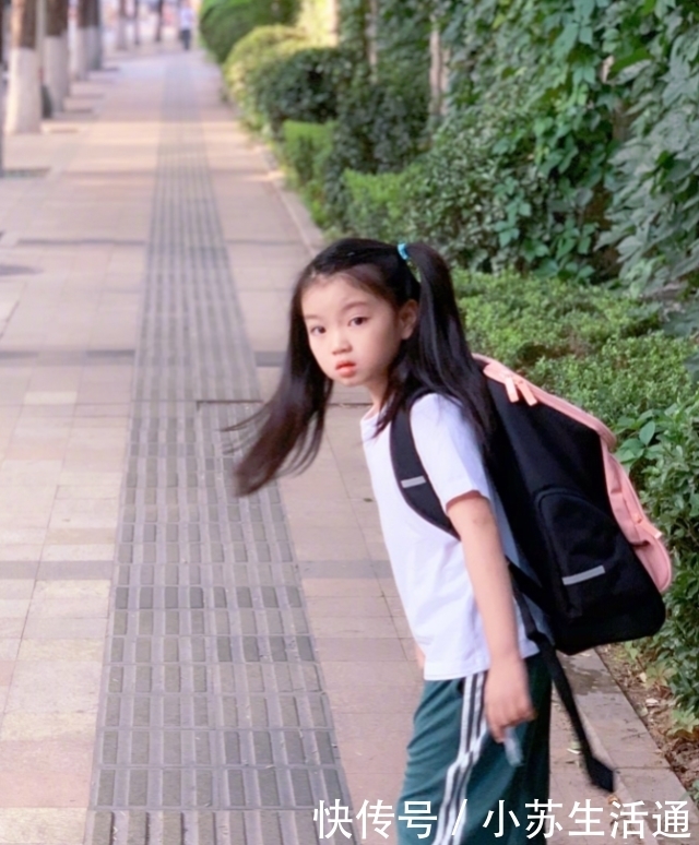 『 那刻』看到她笑起来那刻:90后童年女神,有种“整容”叫阿拉蕾长大了