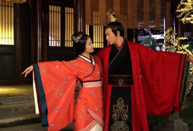 为什么古人只穿裙子不穿裤子?答案你万万想不到