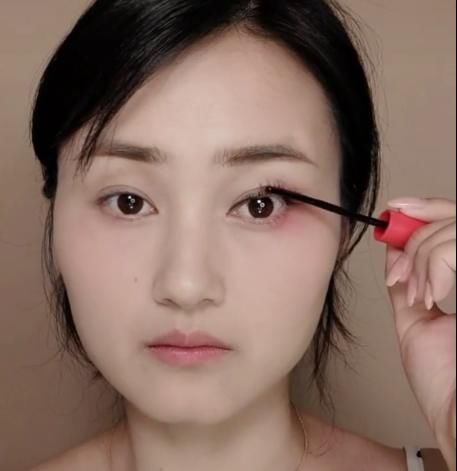  样子|阿姨粉仿妆“陈芊芊”，开始：别博取关注了，看到成品：这就是本人吧！