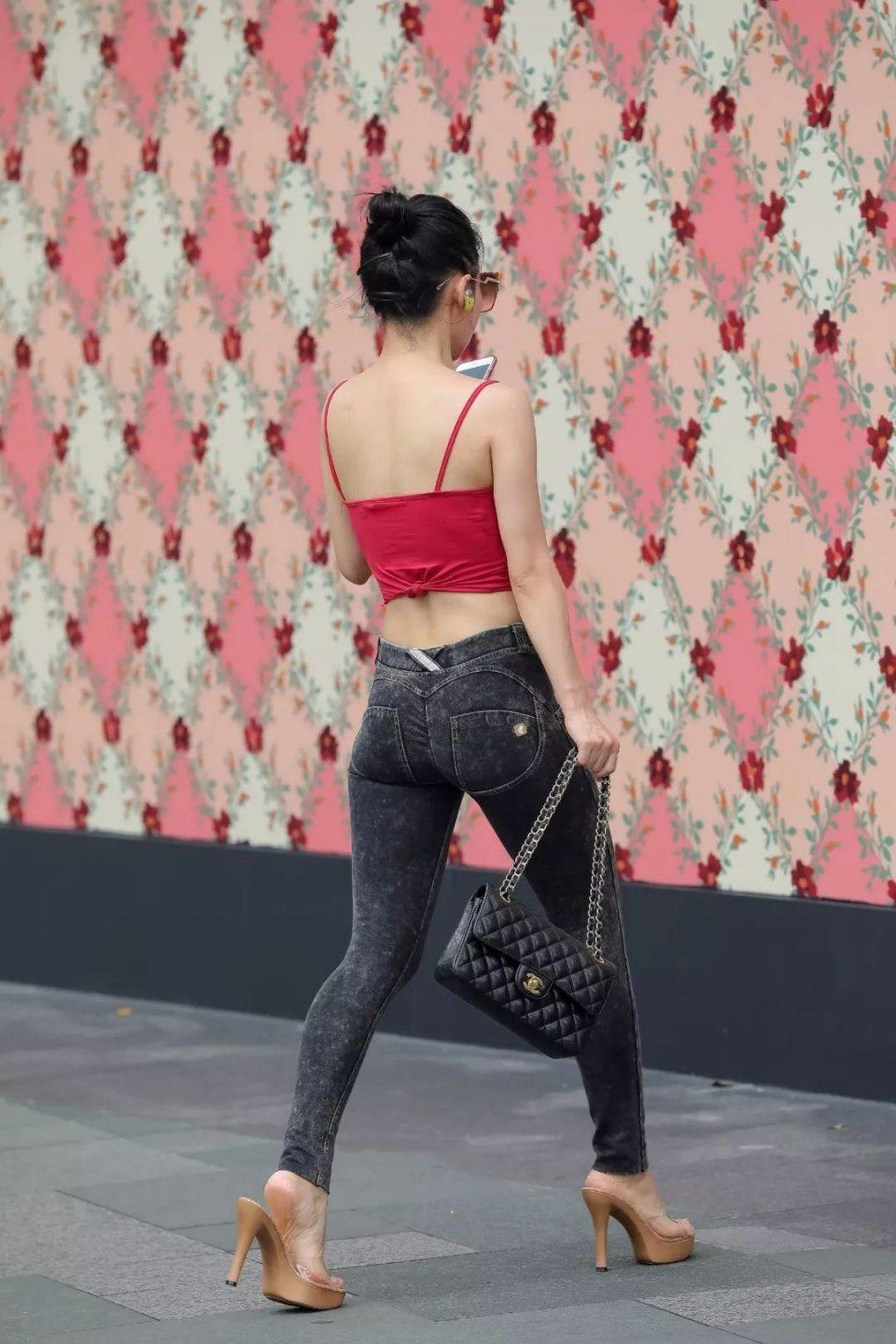 街拍:身材似妖孽，脸庞似天使，老婆的不二人选!