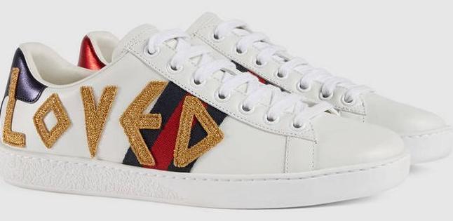 窦靖童周迅忘年交同框,同款搪瓷杯要不要来一只?