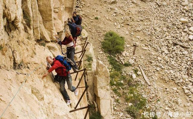 世界上最危险的栈道,一个在西班牙,一个在中国,老外都不敢挑战
