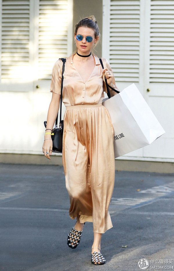 热到怀疑人生，穿什么首选这几款清凉材质