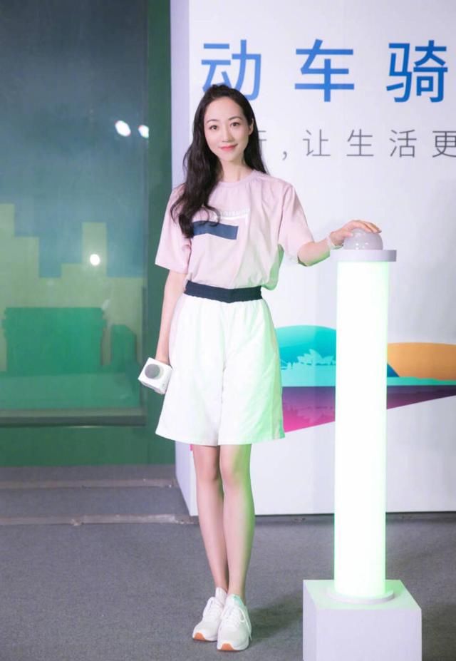 韩雪上衣像秋天，下半身像夏天，我就想问问你是冷是热