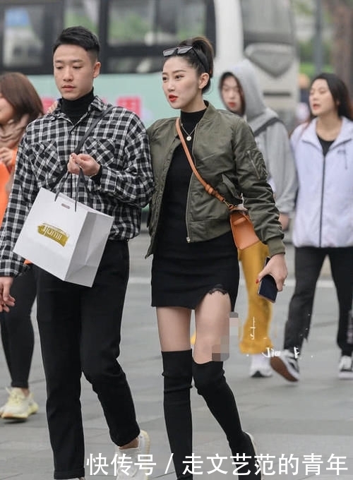  【毒液长袜靴】小姐姐不爱马丁靴，非拿“毒液长袜”当靴子穿，哪知腿细成了电棒