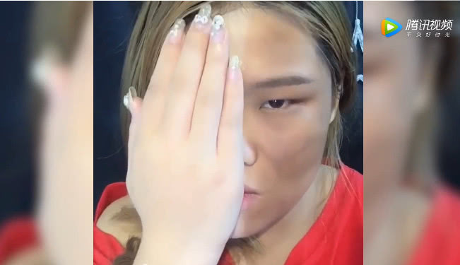 “无盐女”放下手的那一刻，我顿时觉得自己恋爱了，网友：无法“