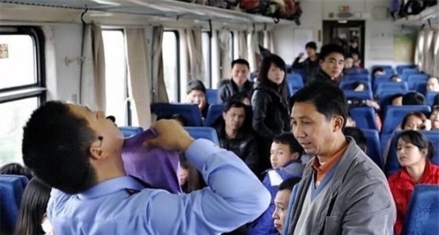 火车上为何会有推销员，他们是什么人？现在终于知道了！