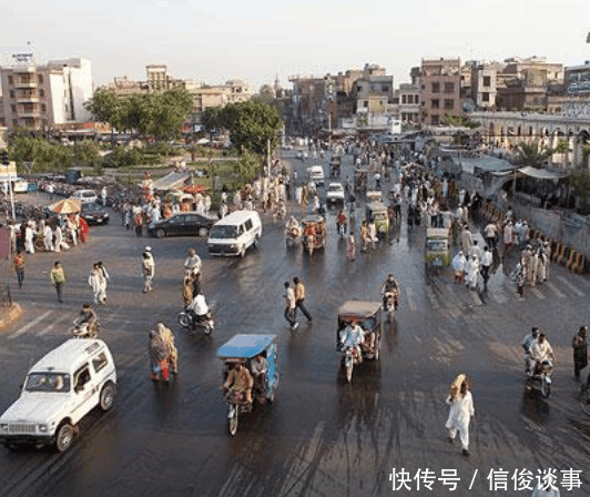 中国大妈来巴基斯坦旅游, 疯狂购物, 当地人如何看待中国大妈