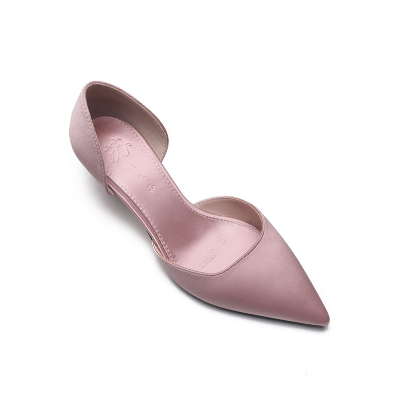 高跟鞋就要选这种能展现优雅气质的，美眉们一定要来一双