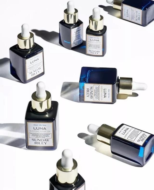 童颜杨蓉护肤全靠“以油克油”？加上这一步，秋冬护肤才算完整！