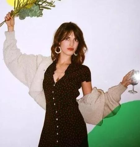  「漂亮」早春流行穿这些连衣裙,一款比一款洋气高档,搭配外套更漂亮