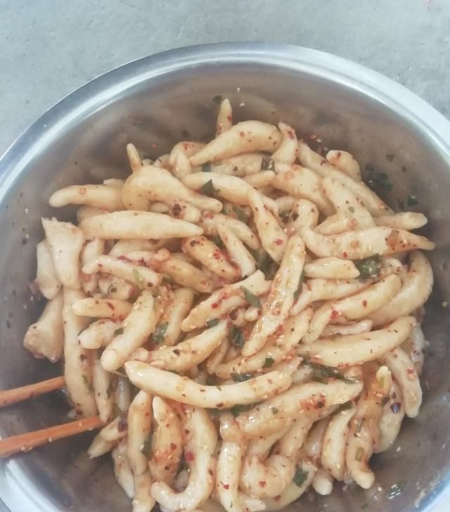  酱汁@好吃的土豆面鱼鱼：配上万能酱汁，味道好极了！