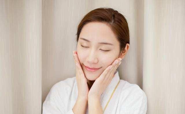 『女人』聪明女人都是这样养皮肤的,做好这几点