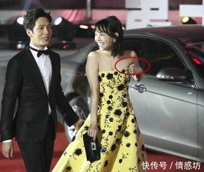 白百何真够放飞自我的，抹胸装低到用手扶，井柏然看的脸都红了