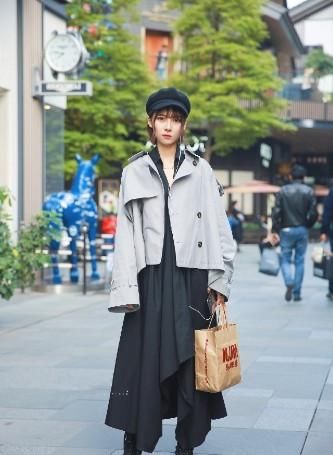  【半身裙】路人街拍，小姐姐选择白色蕾丝半身裙，很显气质