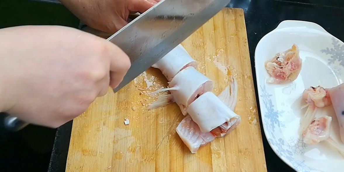 『肉质』淮扬菜大厨分享江苏经典美食——白汁鮰鱼,肉质软糯细腻鲜美异常