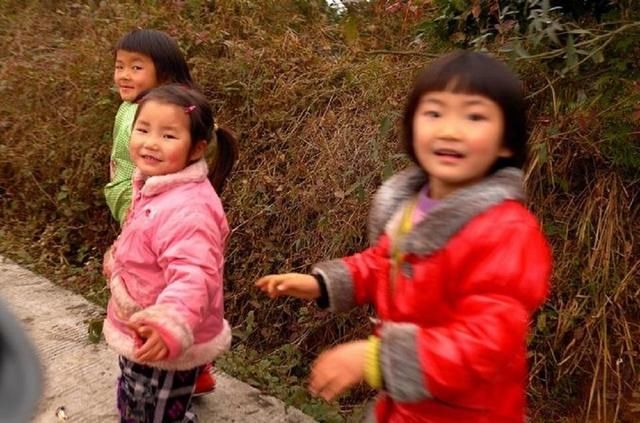 她生三个女儿,老公直接离婚,晚年两人重逢,早已