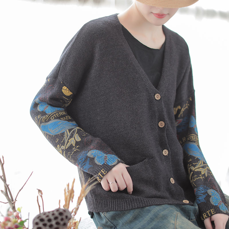 天!本以为小衫+长裤流行，没想到!9月竟火了“薄外套”，真美