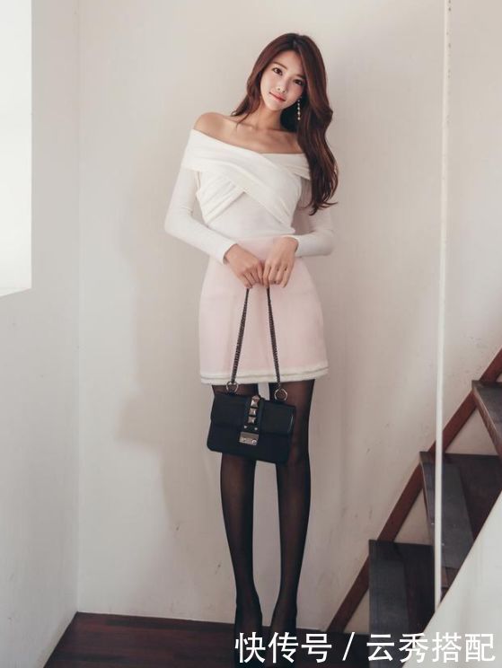 简约气质的紧身裙美女，颜值高身材好，尽显女性风采！