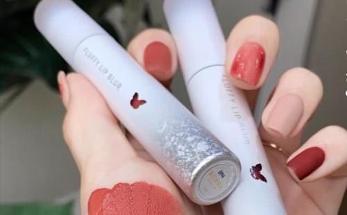  『早已』亮片美甲早已过时，来看看磨砂美甲的多种玩法，猫眼是独特的一种