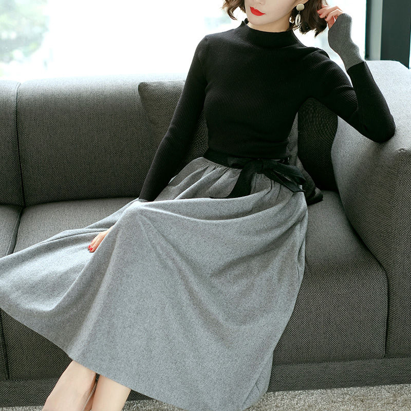 7080女人，秋天就该这么打扮，名媛套装+高跟鞋，美的很特别