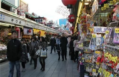 和中国交好后,黄金周赴日旅游的国人激增,当地人直言:多多益善