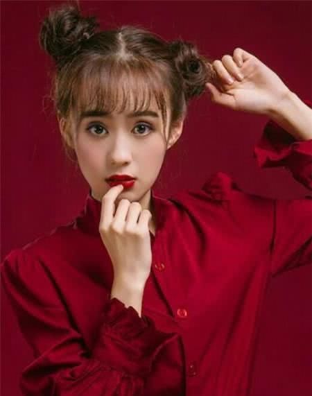 #合适#丸子头非常少人扎了,2020时兴这3种“头型”,头发稀少也合适!