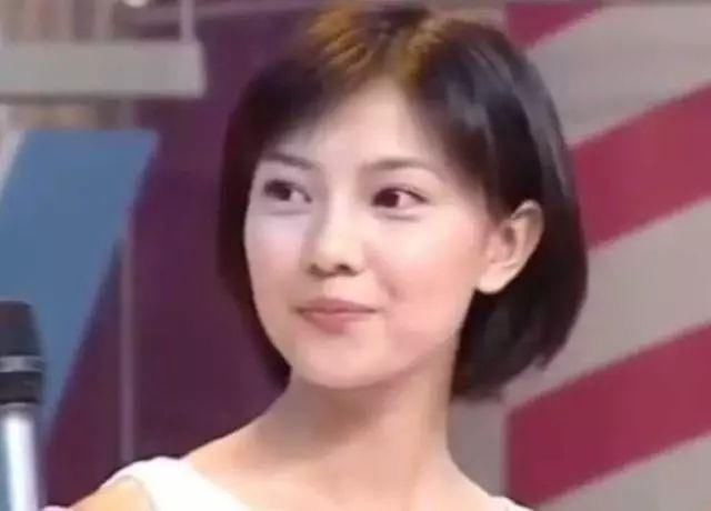 高圆圆剪了短发，又有了清纯感!网友:感觉回到了出道时的样子!