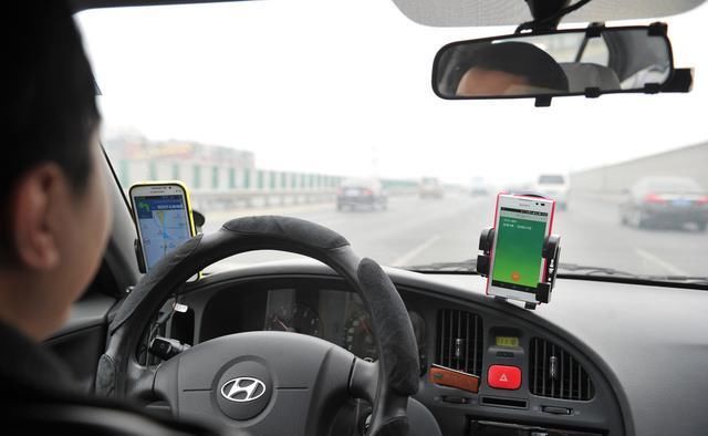  「网约车」滴滴也应该反省：是什么促使5星司机随身带把“刀”？