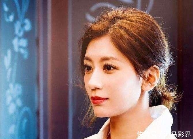 「女生」发际线高的女生,拒绝扎高马尾,太难看了,这4种扎发适合你!