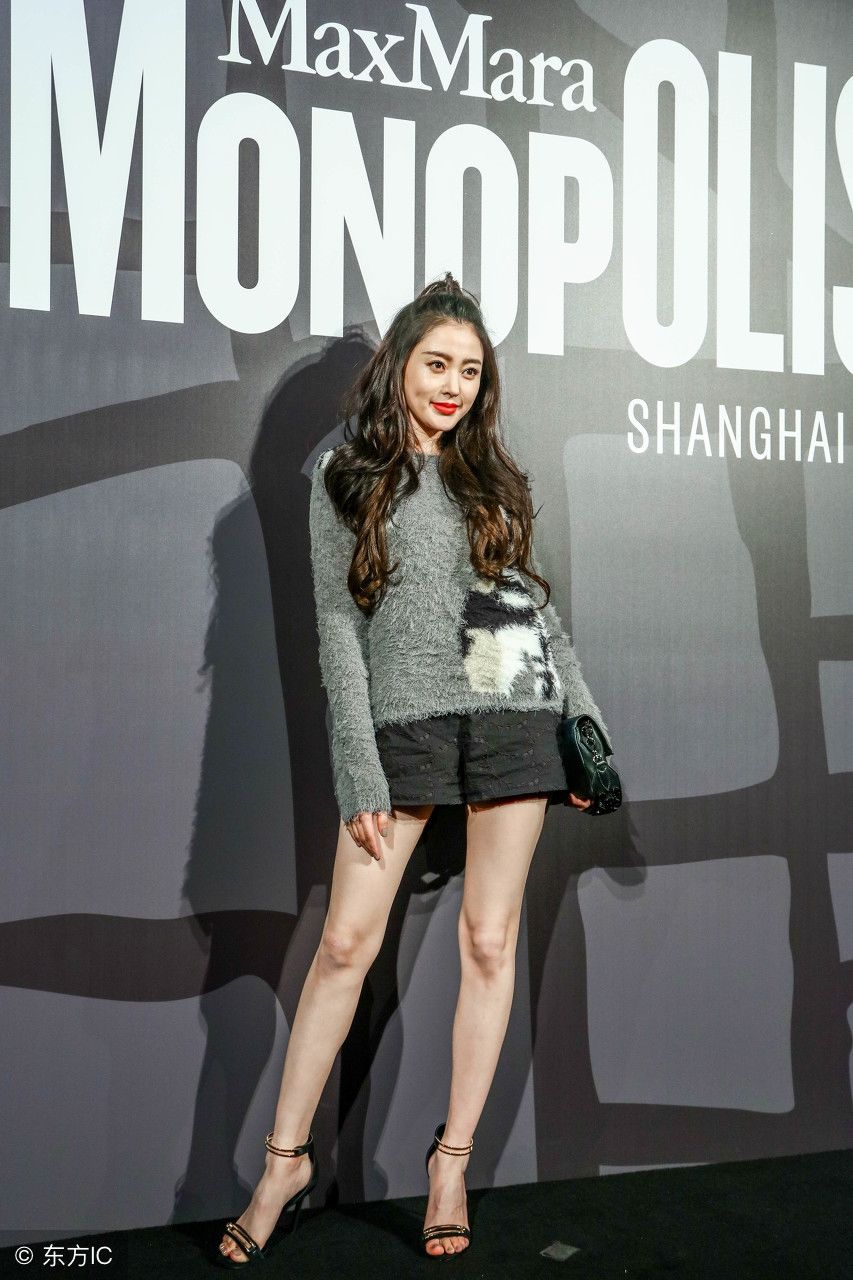 张天爱超短裤现身，网友:美长腿真是无敌了