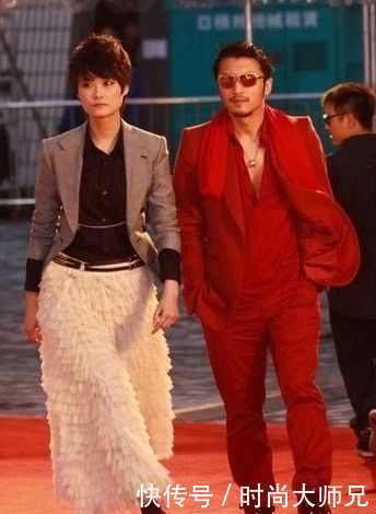 李宇春太胆大！这么大胆的开衩裙也敢穿出门？一般人穿绝对丑哭了