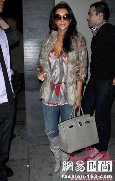 卡戴珊这么富 但她穿的衣服真的都不是啥值钱货