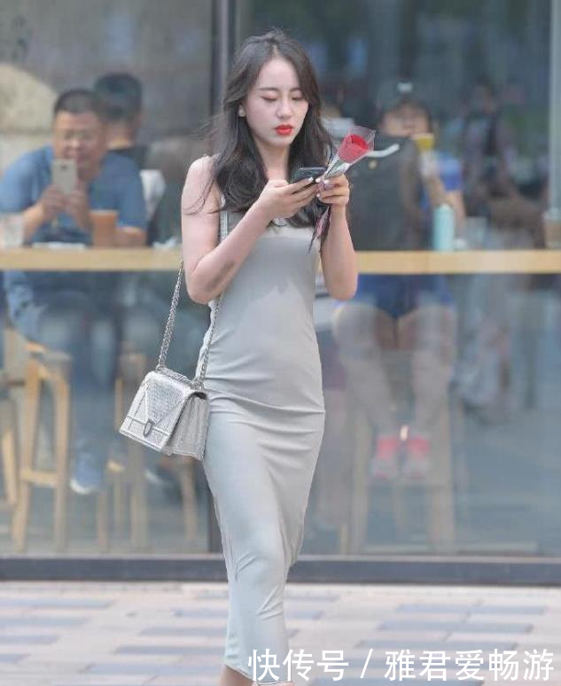  [甘心]街拍穿搭：一句顺其自然，里面包含了我多少绝望和不甘心！