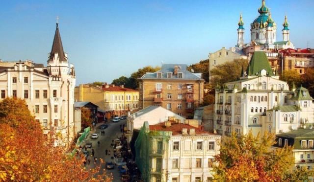 去乌克兰旅游，中国男游客晚上不要随意出门，导游解释原因太实在